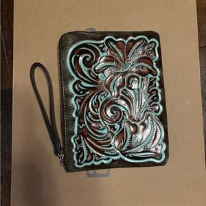 Patricia Nash Cassini wristlet. Turquoise. Tooled leather. NWOT.